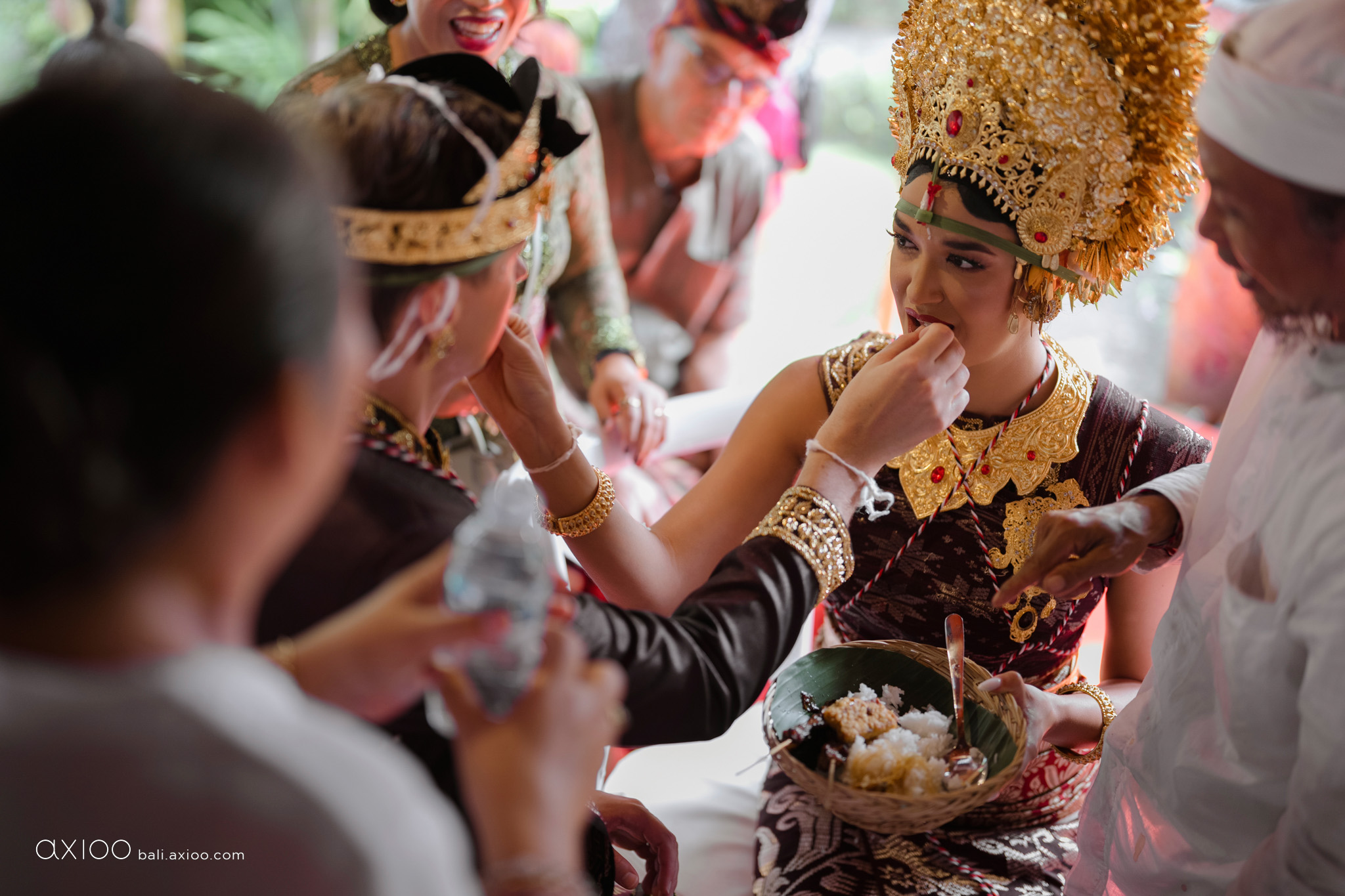 Axioo: In the Spur of the Moment